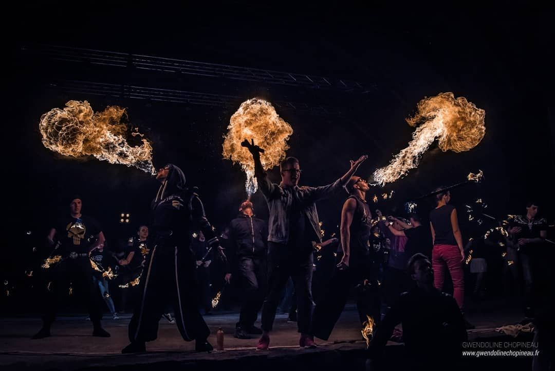 Quarante-Quatre crache du feu au Fire Life Fest 2017, Oujhorod, « Fire breathing without border limits »