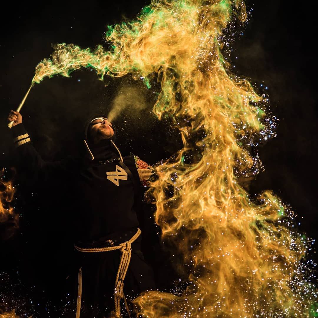 Quarante-Quatre crache du feu au gala du Roztoč Fest 2018, « Summon the green beast »