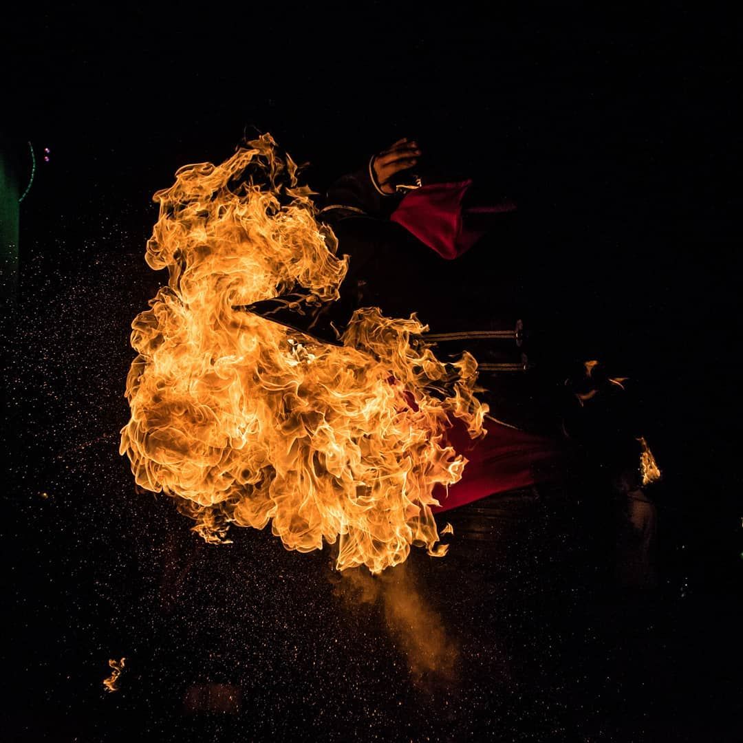 Quarante-Quatre crache du feu au Palais de Tokyo, Paris, « Don’t look back, it’s Monday »