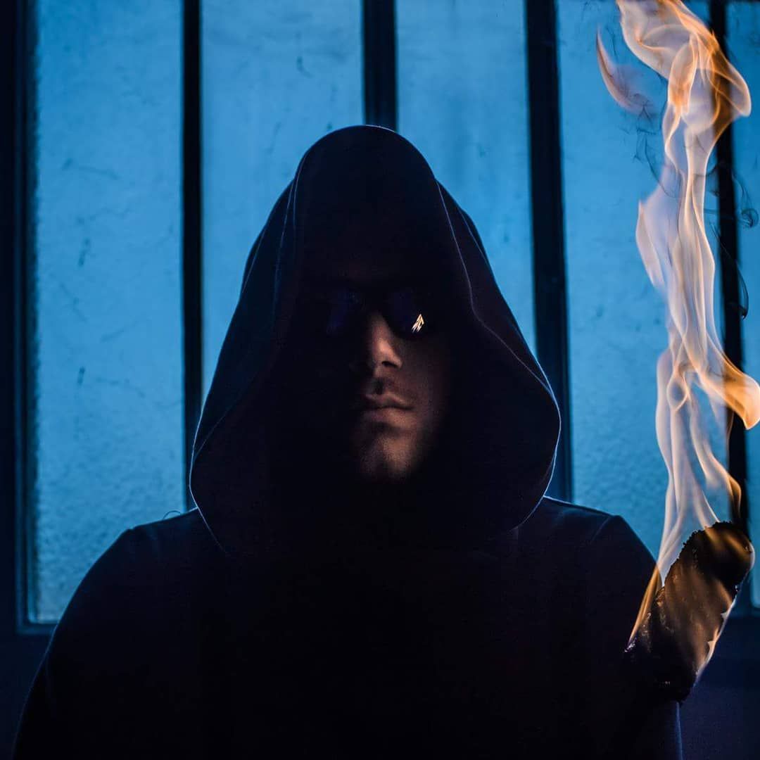 Quarante-Quatre crache du feu en shooting, « I knew that this was the beginning of a new relationship »