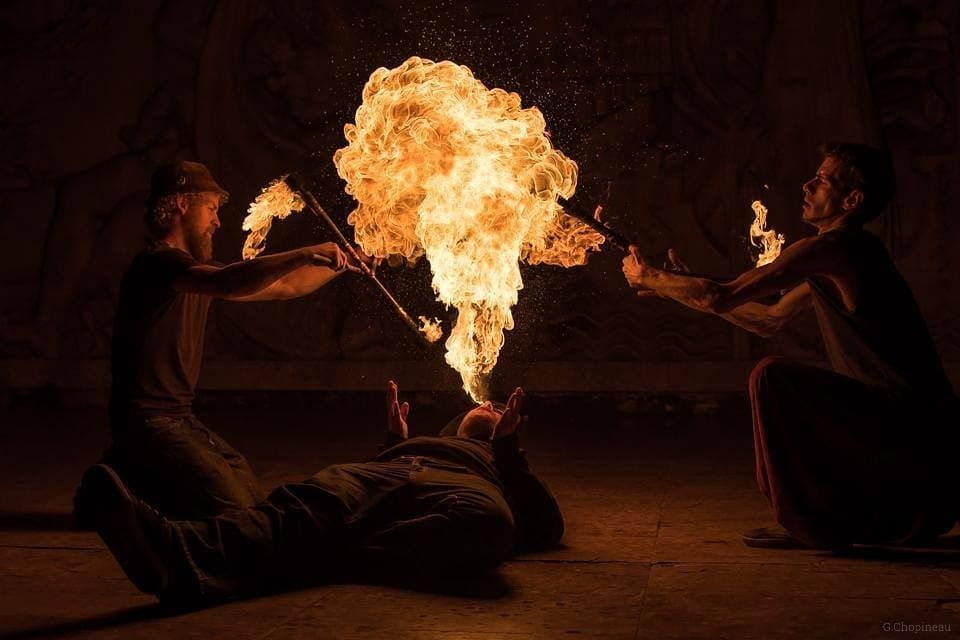 Quarante-Quatre crache du feu au Palais de Tokyo, Paris, « Relax, it’s Sunday »