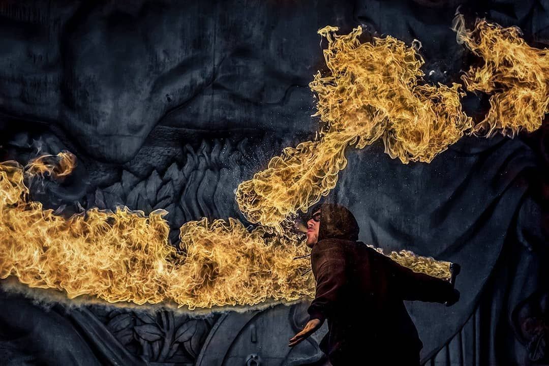 Quarante-Quatre crache du feu en shooting, « Double 360 »