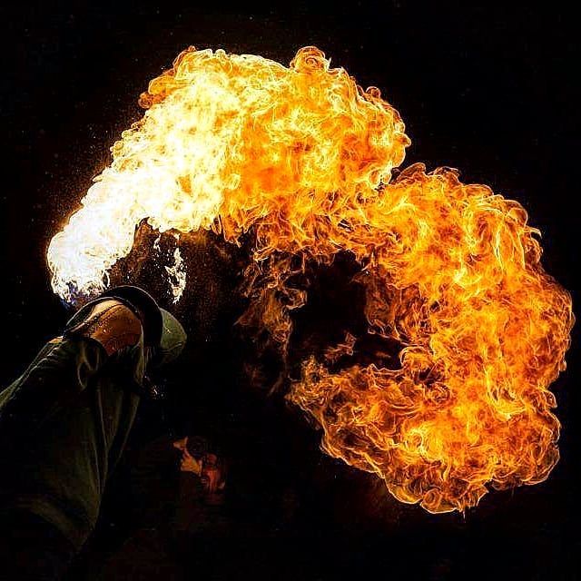 Quarante-Quatre crache du feu au Palais de Tokyo, Paris, « All around »