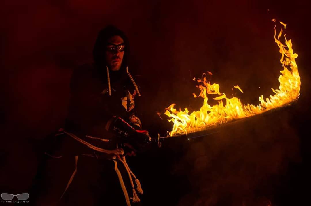 Quarante-Quatre crache du feu au Fire Life Fest 2018, Oujhorod, « Fire breathing Samouraï »