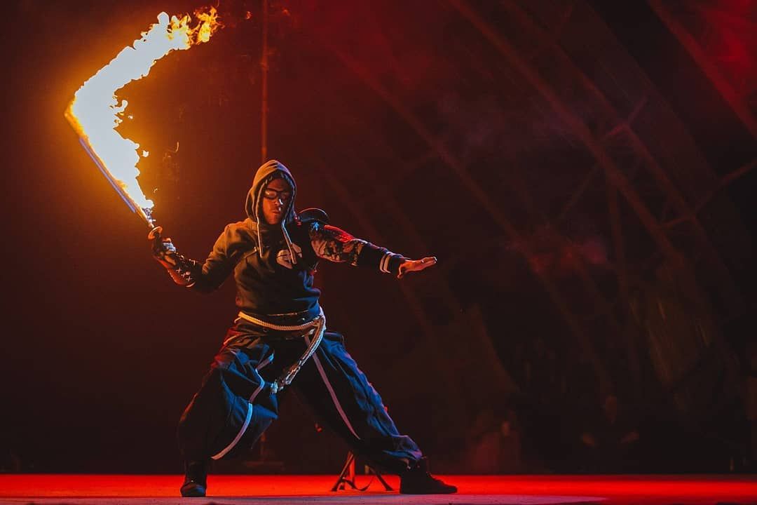 Quarante-Quatre crache du feu au Fire Life Fest 2018, Oujhorod, « The path of fire samouraï »