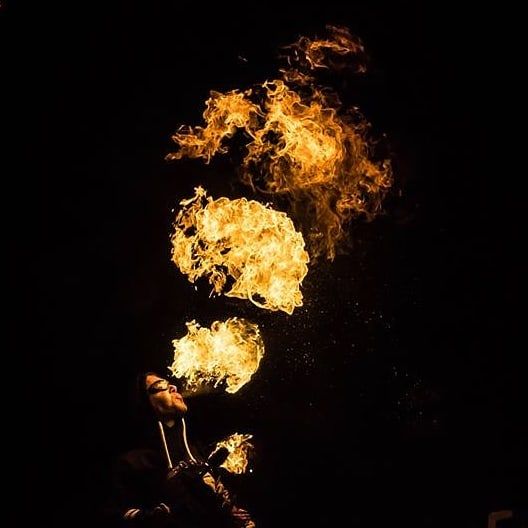 Quarante-Quatre crache du feu au Fire Life Fest 2017, Oujhorod, « Fire Machine Gun »