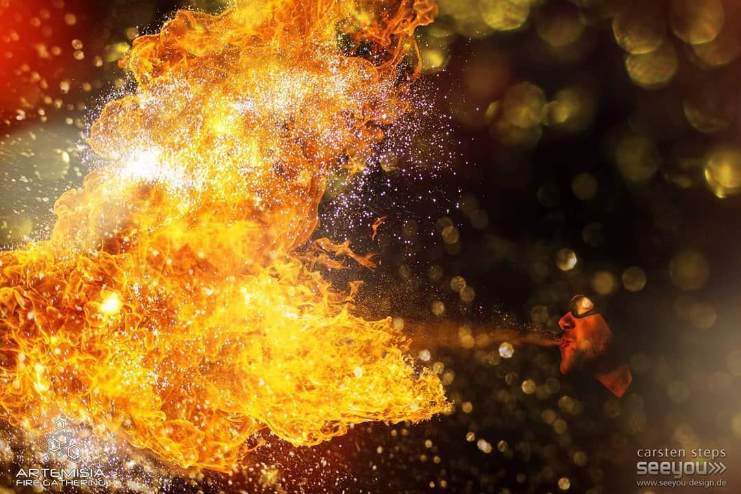 Quarante-Quatre crache du feu à l’Artemisia Fire Gathering 2018, « Put magic in your fire »