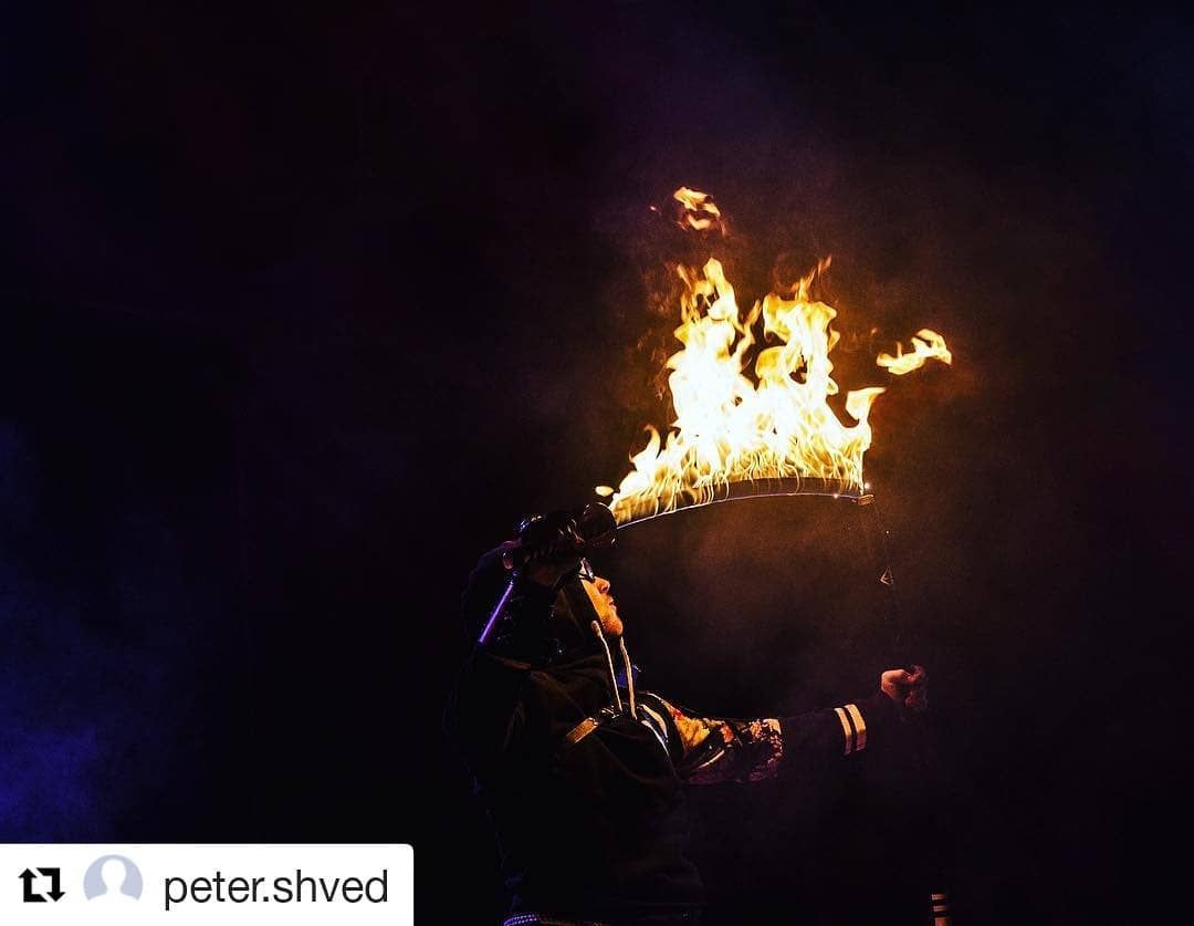 Quarante-Quatre crache du feu au Fire Life Fest 2018, Oujhorod, « Fire breathing samouraï »