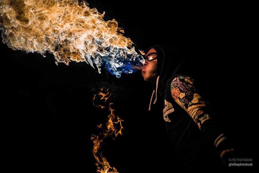 Quarante-Quatre crache du feu à l’Artemisia Fire Gathering 2019, « Breathing for the passion of texture »