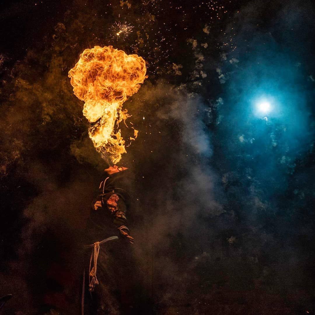 Quarante-Quatre crache du feu à la Graülich Convention Feu 2018, « Breathing to the Moon »