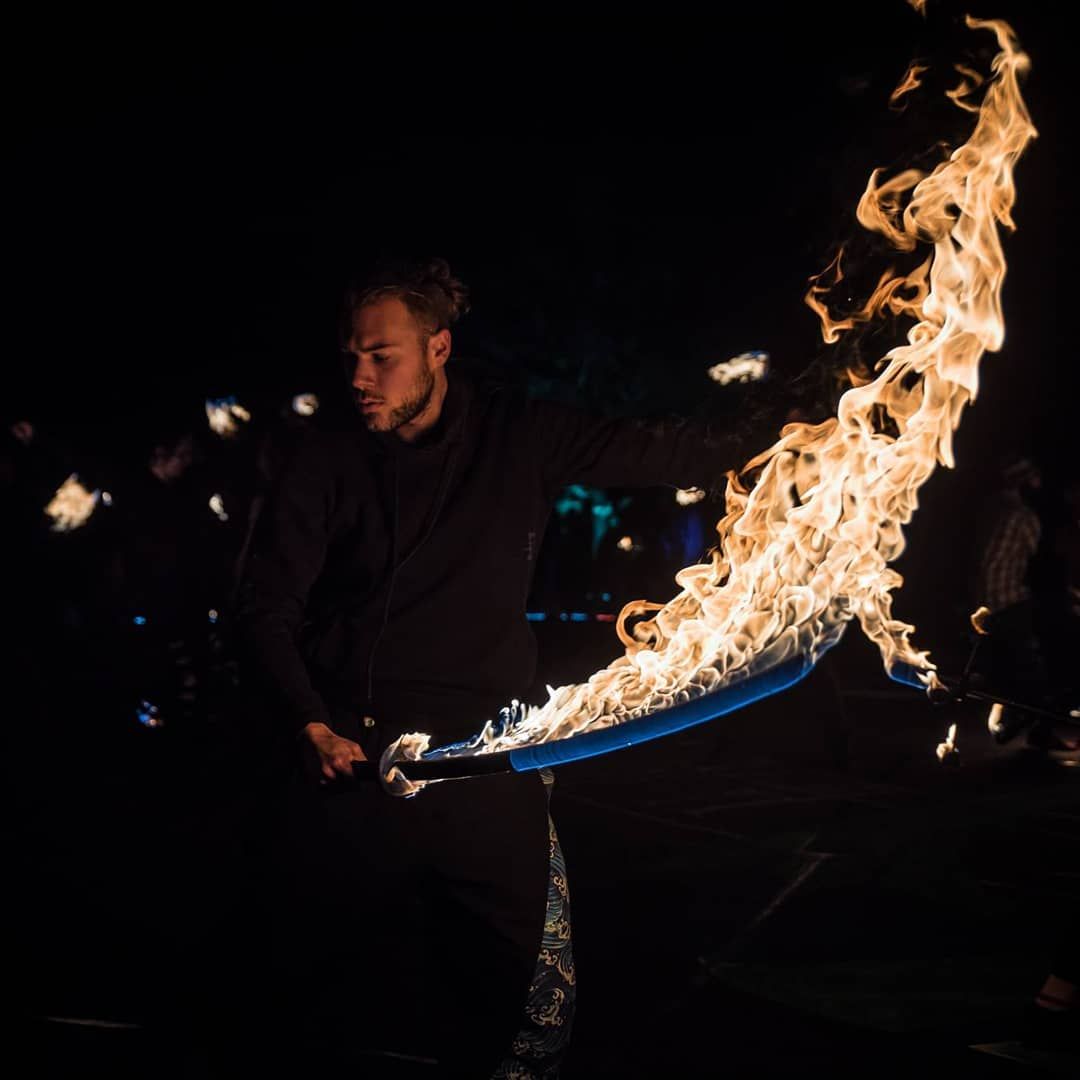 Quarante-Quatre crache du feu à la Phoenix Fire Convention 2018