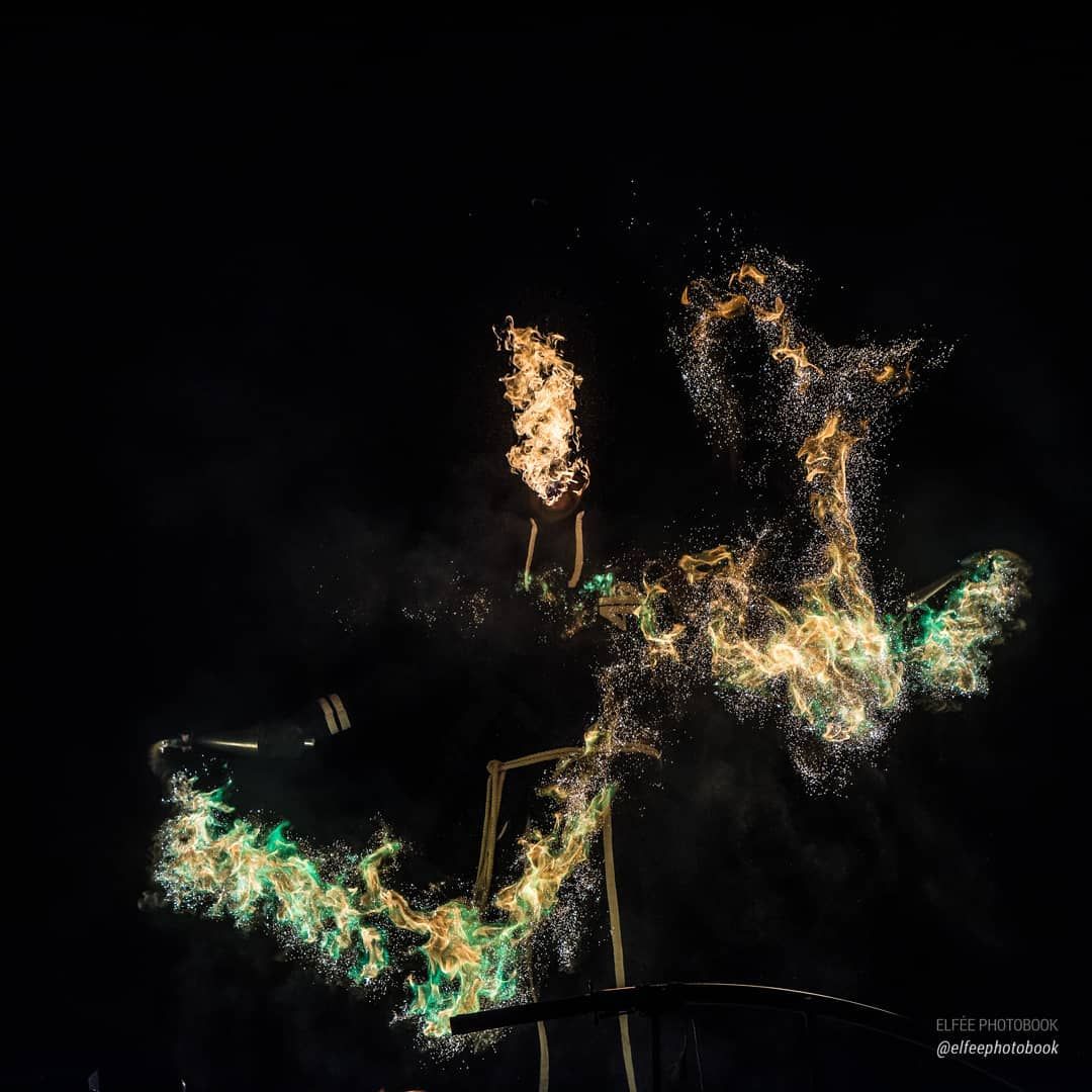Quarante-Quatre crache du feu au gala Ignite Flow Arts 2019, « Spread your wings »