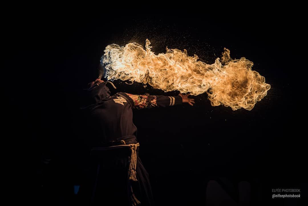 Quarante-Quatre crache du feu au gala du Roztoč Fest 2018, « Draw a Line »