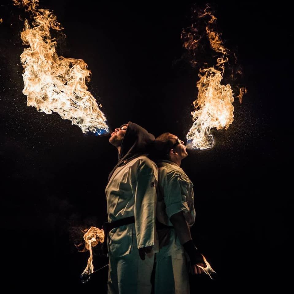 Graülich 2018: two fire breathers back to back
