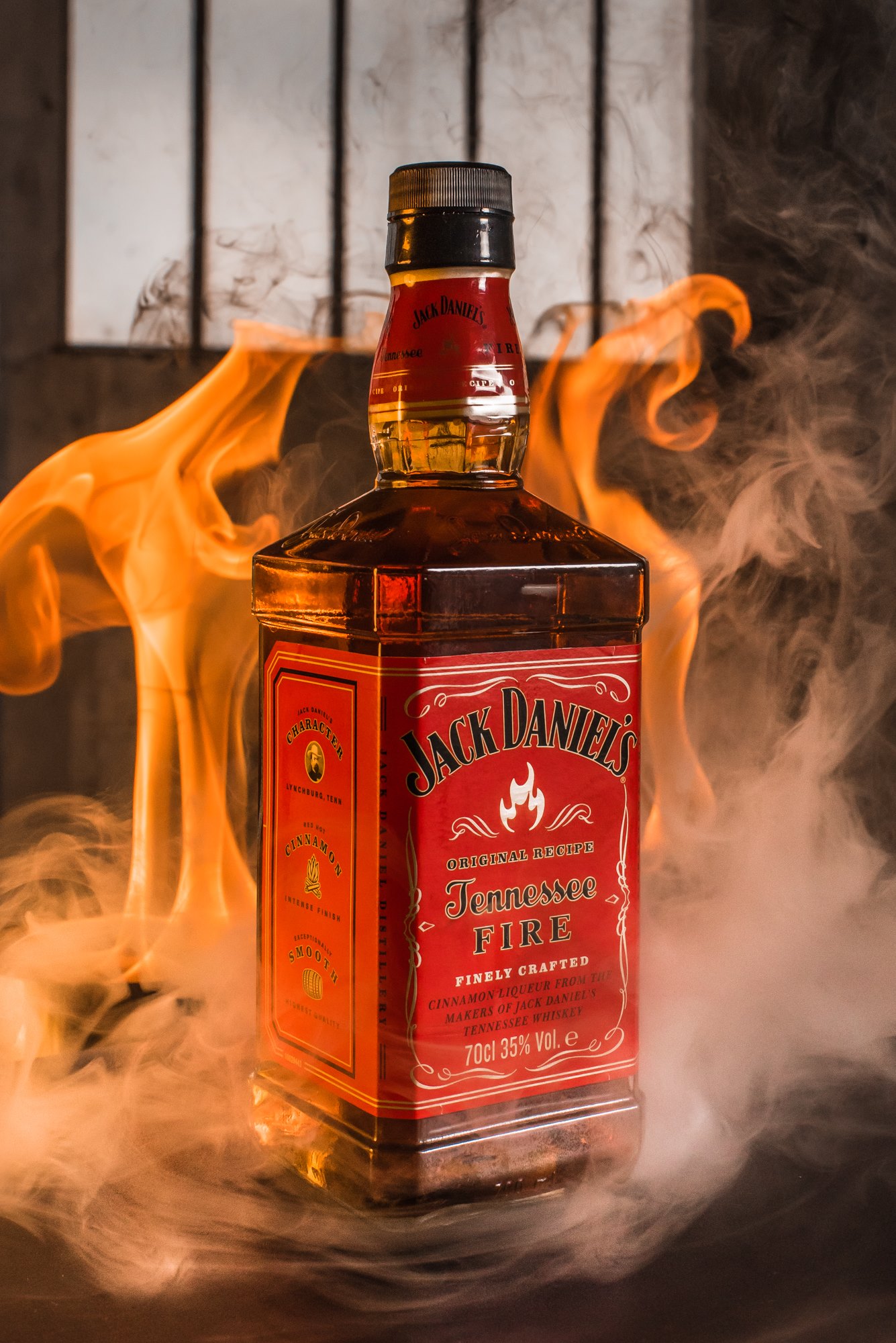 Jack Daniel's Tennesse Fire packshot enflammé